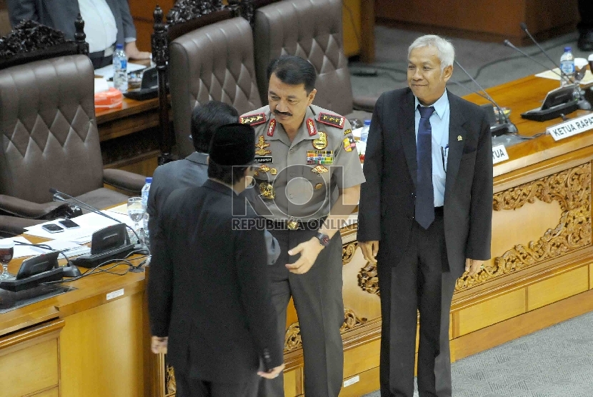 Calon Kapolri Komjen Pol Budi Gunawan menghadiri sidang paripurna  penetapan Calon Kapolri di Kompleks Parlemen Senayan, Jakarta, Kamis (15/1). (Republika/Agung Supriyanto)