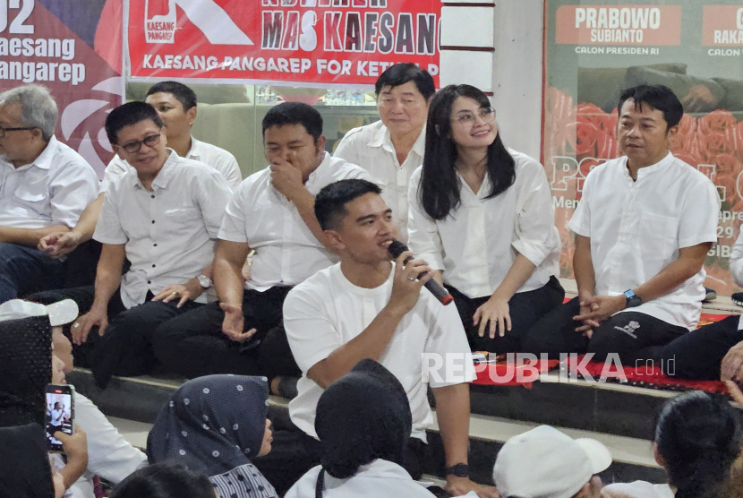 Calon ketua umum (ketum) Partai Solidaritas Indonesia (PSI), Kaesang Pangarep, berkunjung ke Kantor DPW PSI Jawa Tengah di Kota Semarang, Rabu (16/7/2025). 