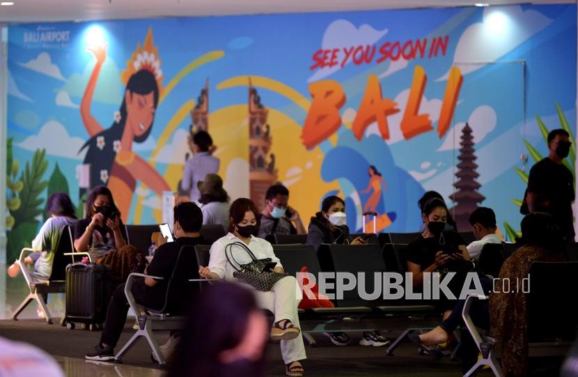 Bandara Internasional I Gusti Ngurah Rai, Badung, Bali, Rabu (2/3/2022). Kementerian Perhubungan menerbitkan aturan baru bagi para Pelaku Perjalanan Luar Negeri (PPLN).