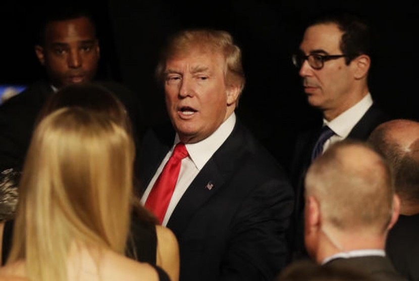 Calon presiden AS dari Partai Republik Donald Trump usai debat ketiga di Las Vegas, rabu, 19 Oktober 2016.