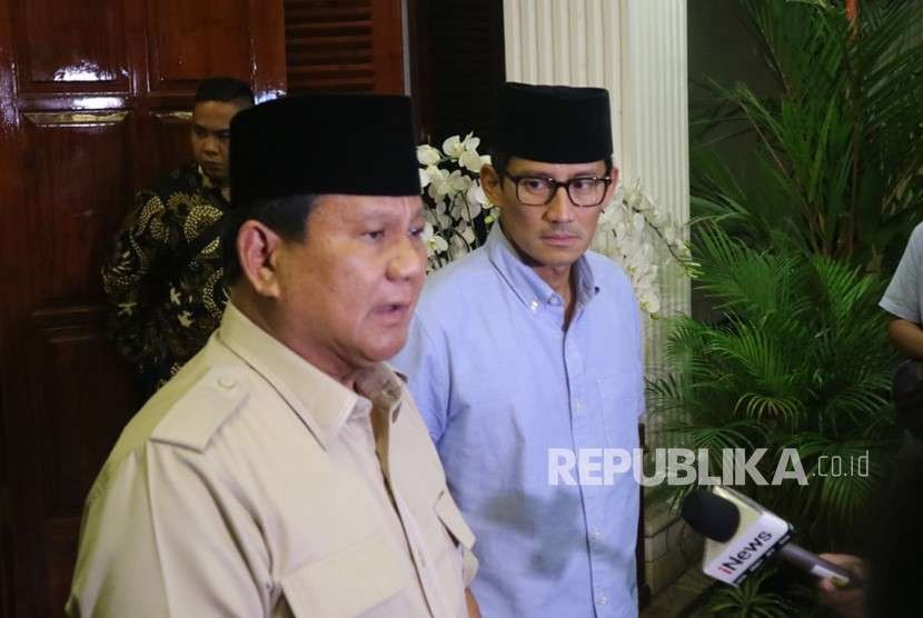 Presidential candidate number 02, Prabowo Subianto (left) and his running mate, Sandiaga Uno