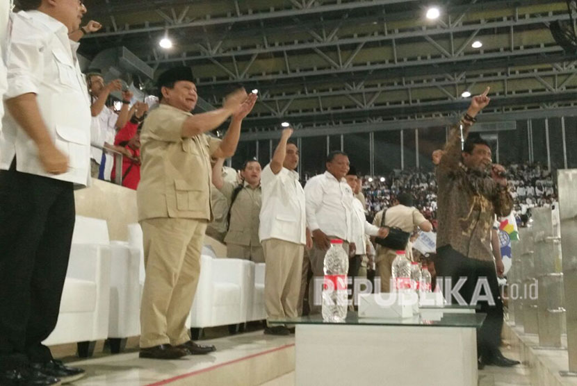 Calon Presiden dari Partai Gerindra Prabowo Subianto menghadiri rangkaian acara buruh KSPI, May Day di Istora Senayan, Selasa (1/5).