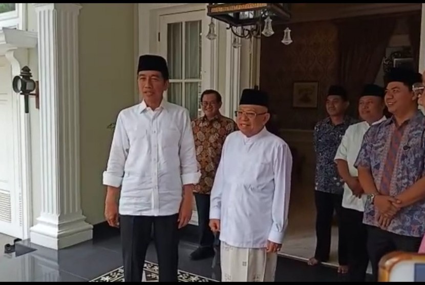 Calon Presiden Joko Widodo mengunjungi kediaman KH. Ma'ruf Amin di jalan situbondo, Jumat (28/12).