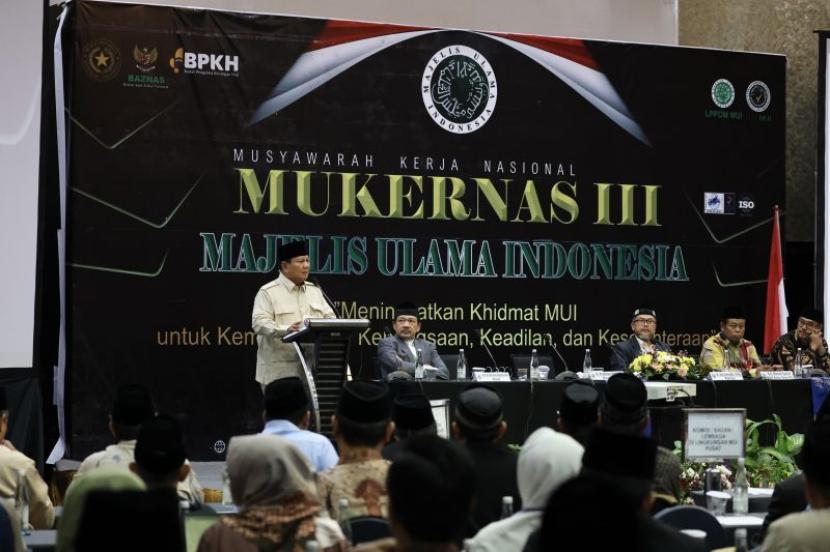 Calon presiden nomor urut 2 Prabowo Subianto saat pidato di Mukernas III MUI di Jakarta, Sabtu (2/12/2023).