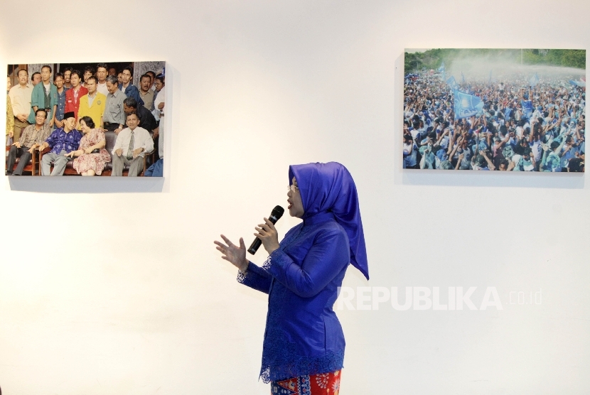 Calon Wakil gubernur DKI Jakarta Sylviana Murnisaat menjadi pembicara dalam diskusi publik Badan Pemberdayaan Perempuan DPP PAN bertajuk 