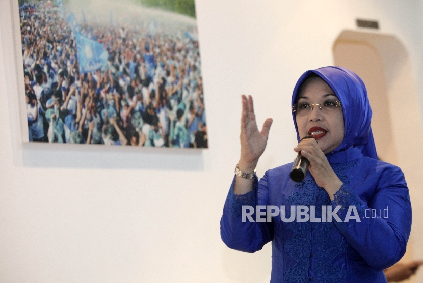 Cawagub DKI Jakarta Sylviana Murni menjadi pembicara dalam diskusi publik bertajuk RUU Peningkatan Kesetaraan Gender dan Implementasinya untuk Jakarta yang Ramah Perempuan dan Anak di Jakarta, Rabu (21/12).
