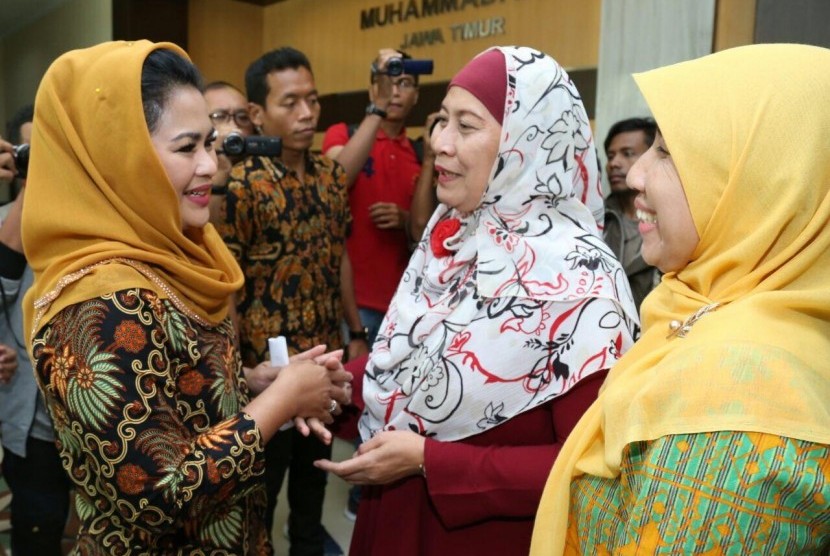Calon wakil gubernur Jatim Puto Guntur Soekarno berkunjung ke kantor Pimpinan Wilayah Aisyiyah (PWA) Jawa Timur, Jumat (16/3).