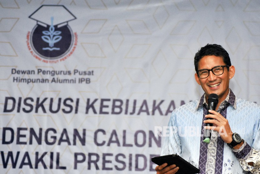 Calon Wakil Presiden no urut 02 Sandiaga Uno memaparkan materi dalam Diskusi Kebijakan Pertanian di Bogor, Jawa Barat, Ahad (9/12/2018). 