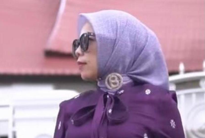 Camat Payakumbuh Timur, Dewi Novita, yang dicopot Wali Kota Payakumbuh karena postingan konten ala Citayam Fashion Week