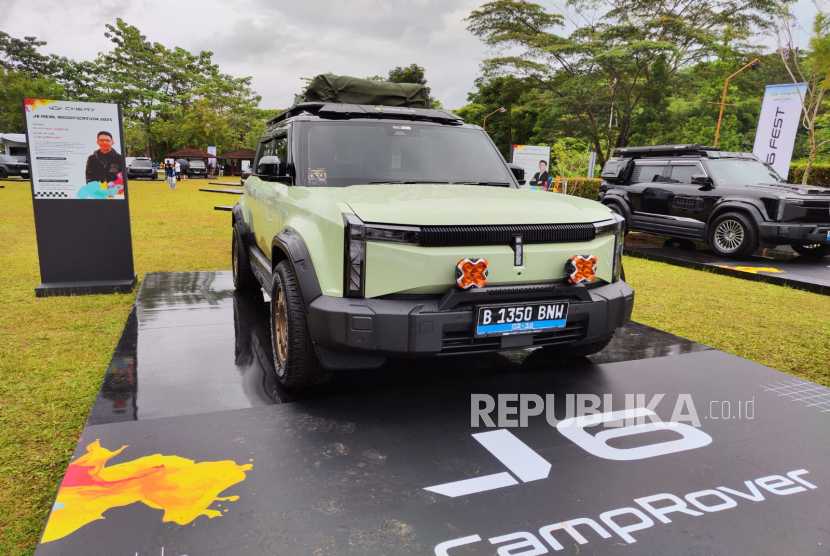 CampRover, mobil Chery J6 yang sudah dimodifikasi milik Andrew Wijaya dipamerkan di Lapangan Brute, JSI Resort, dalam acara J6 Festival: The EVolve Explorer, Sabtu (8/11/2025).