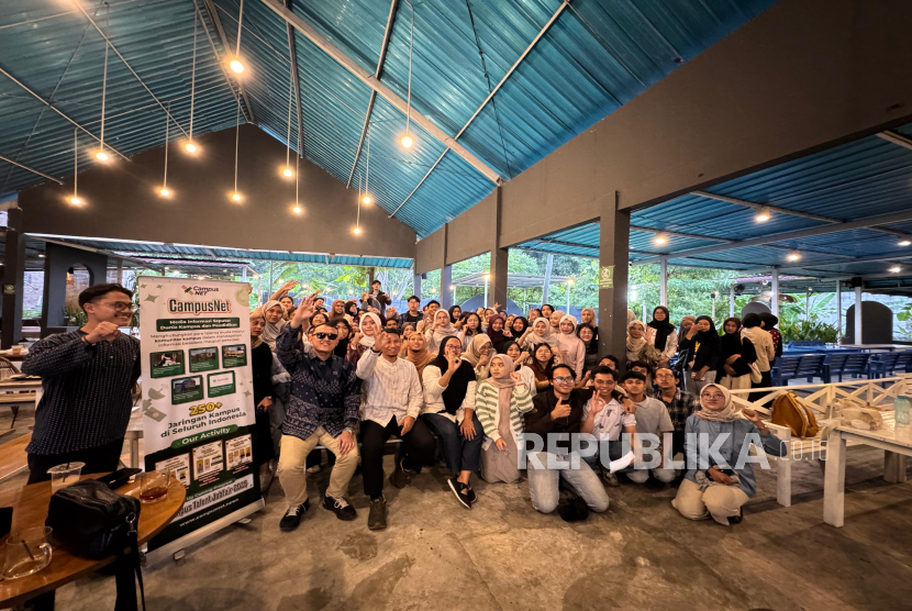 CampusNet kembali menghadirkan program inspiratif bertajuk Ngopi Santuy Chapter Solo dengan tema Muda Berkarya: Belajar, Berkembang, Berkarier. Acara yang diselenggarakan pada Kamis (19/6/2025) mulai pukul 15.00 WIB hingga selesai tersebut bertempat di Kopi Djati UNS, Gondangrejo, Surakarta. 