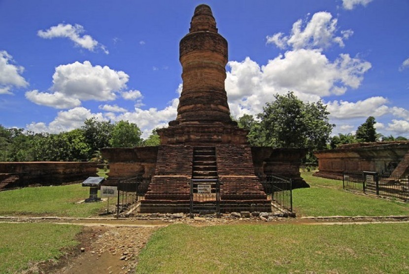 Candi Musara Takus