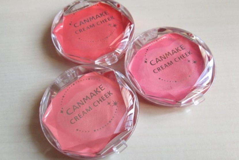 CANMAKE blushed cheeks