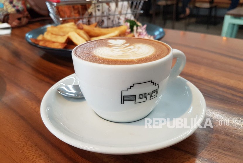 Cappuccino, menu andalan dan terlaris dari kelas di coffee house St. Ali Family Jakarta. 