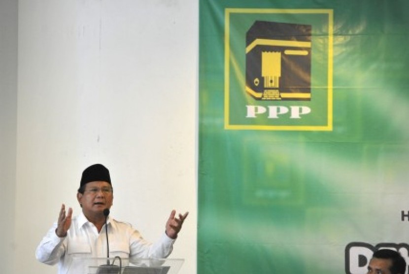 Capres dari Partai Gerindra Prabowo Subianto menyampaikan pidato pada acara penyerahan dukungan PPP di Kantor DPP PPP, Menteng, Jakarta Pusat, Jumat (16/5).