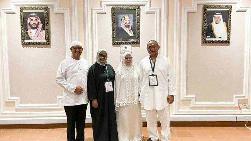 Capres Koalisi Perubahan Anies Rasyid Baswedan bersama istri bertemu Ketua DPP PDIP Puan Maharani dan suami di Makkah, Arab Saudi.