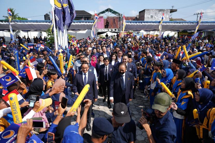 Capres Koalisi Perubahan Anies Rasyid Baswedan bersama Ketua Umum DPP Partai Nasdem Surya Paloh meresmikan kantor DPW Nasdem Bangka Belitung, Selasa (23/5/2023).