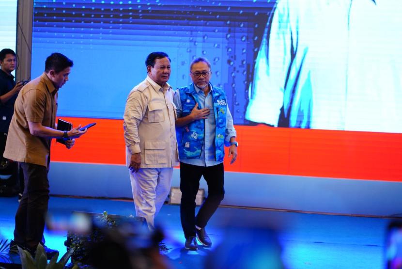 Capres Prabowo Subianto bersama dengan Ketua Umum DPP PAN, Zulkifli Hasan, adalah sahabat lama.