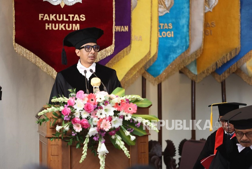 Guru Besar UGM Prof Zainal Singgung Krisis Independensi Lembaga Negara: Alarm Bahaya untuk Demokrasi