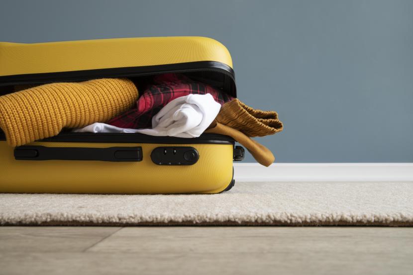 Cara mencegah agar koper tidak dibobol saat di bandara. (ilustrasi)