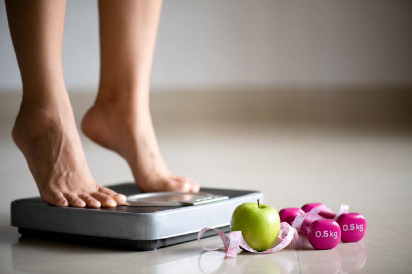 Pola hidup sehat di malam hari berpengaruh terhadap penurunan berat badan.