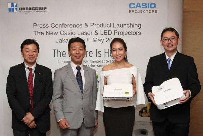 Casio rilis produk proyektor ramah lingkungan.