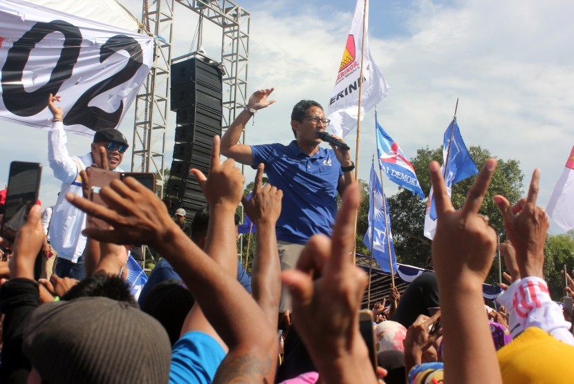 Cawapres nomor urut 02 Sandiaga Uno berkampanye terbuka di Kota Sorong, Papua Barat, Rabu (27/3/2019).