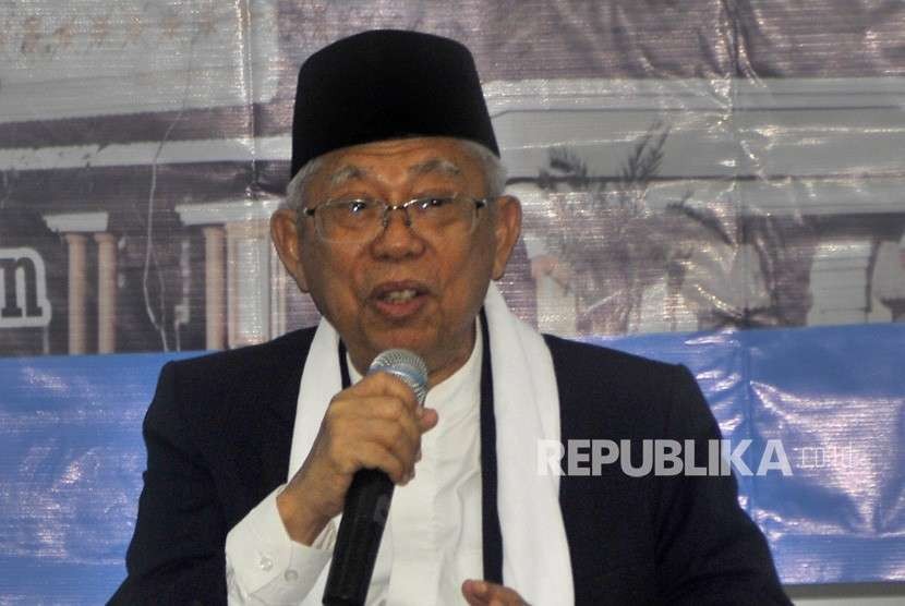 Cawapres yang juga Ketua MUI KH Maruf Amin memberi Orasi Kebangsaan saat Peringatan Tahun Baru Islam di Kampus Untirta, di Serang, Banten, Senin (17/9).