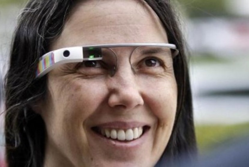 Cecilia Abadie dengan Google Glass