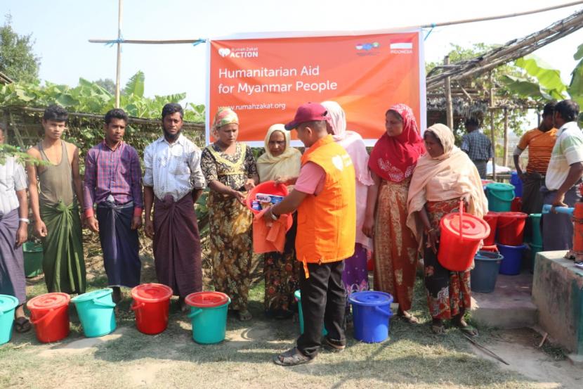 Cegah Covid-19, Rumah Zakat salurkan hygiene kit untuk pengungsi Rohingya.