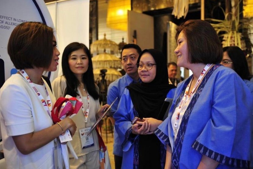 CEO Danone SN Indonesia Connie Ang. CEO Danone Indonesia Connie Ang dinobatkan sebagai salah satu pemimpin terpopuler media online sub kategori swasta nasional dan multinasional pada ajang The 1st Indonesia DEI & ESG Awards (IDEAS) 2022.