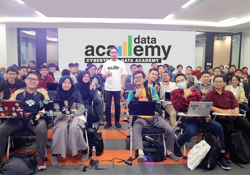 CEO Data Academy, Luthfy Ardiansyah, menyatakan data science & AI telah merambah setiap bidang industri.