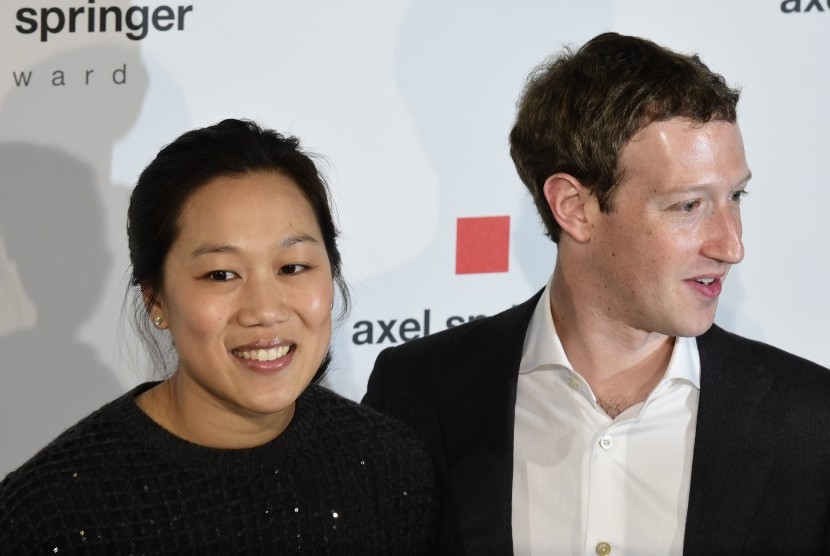 CEO Facebook Mark Zuckerberg dan istrinya Priscilla Chan