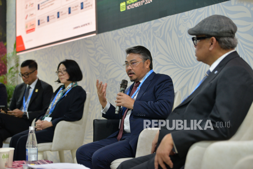 Pertamina New & Renewable Energy CEO, John Anis while giving a presentation at CEO Climates Talks session during COP29 at Baku Olympic Stadium, Azerbaijan, Monday (11/11/2024).