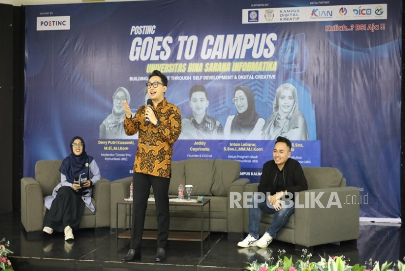 CEO Postinc Media Joddy Caprinata menjadi pembicara pertama dalam acara Postinc Goes to Campus yang diselenggarakan di Universitas Bina Sarana Informatika (UBSI) Kampus Kalimalang pada Senin (16/6/2025).