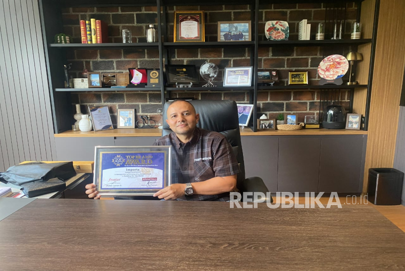 CEO PT Importa Jaya Abadi, Nizar Bawazier, di ruang kerjanya di kantor pusat Importa di Sleman, DIY, Kamis (21/8/2025).