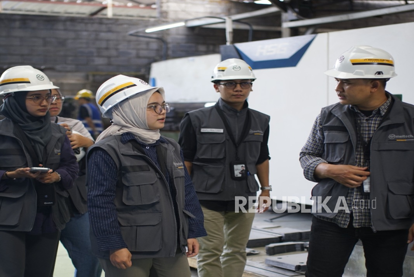 CEO PT Meitech, Nugroho Arie Putranto, saat pembukaan Kantor di Summarecon