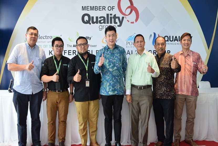 CEO PT Quality Technic Thio Edwards (tengah) kala melakukan jumpa pers, di Graha Quality, Senin (26/3)