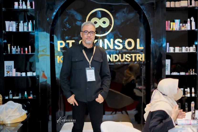 CEO PT Skinsol Kosmetik Industri, Michael Simon.