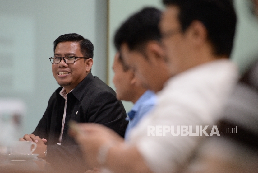 CEO Rumah Zakat Nur Efendi (kiri) bersama CMO Rumah Zakat Irvan Nugraha saat silaturahim ke Republika, Jakarta, Kamis (12/1).