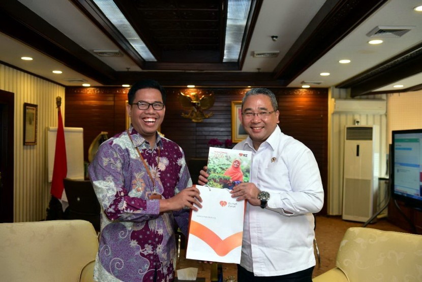 CEO RZ Nur Efendi bersama Mendes Eko Putro Sandjojo