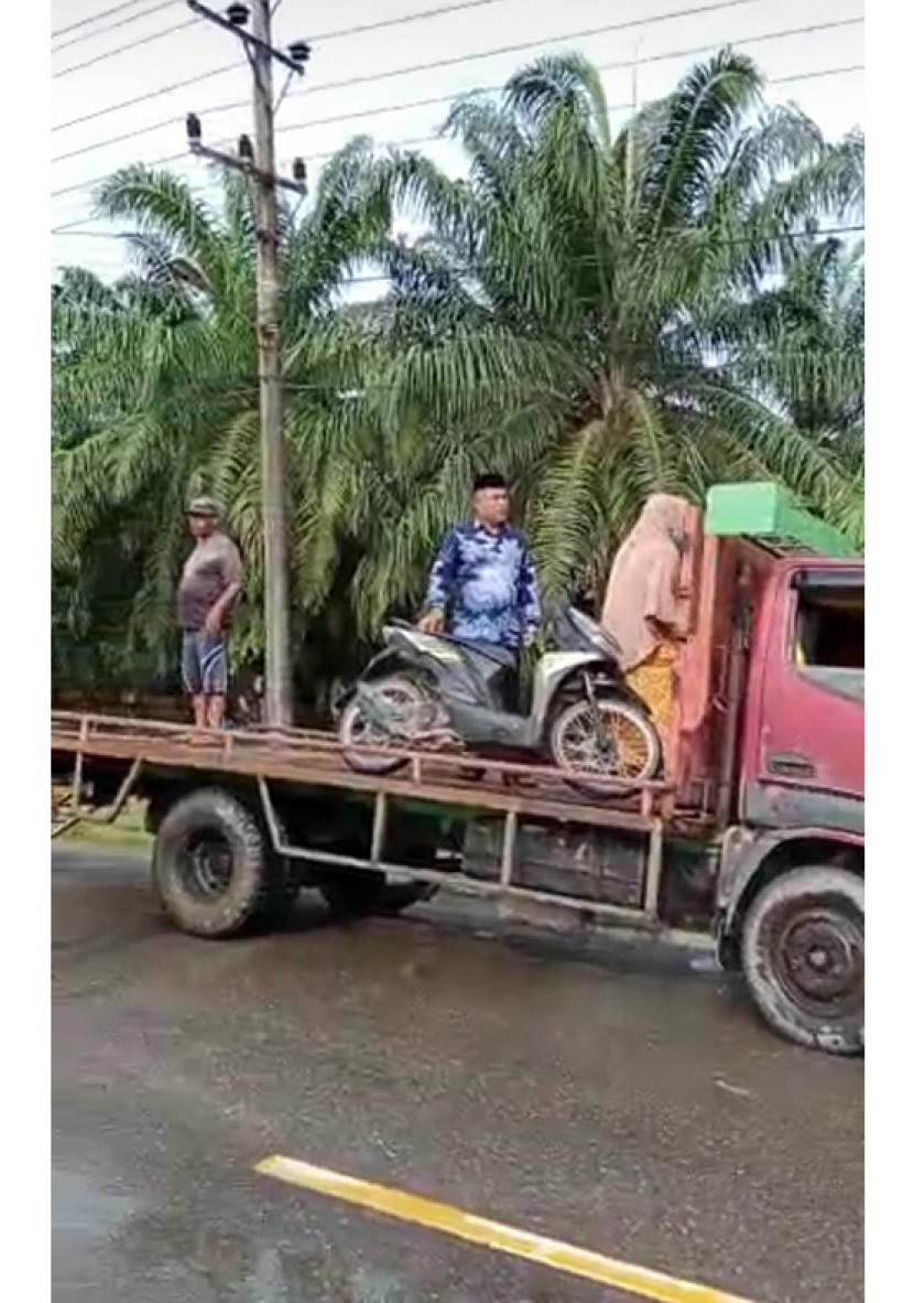 Berdasarkan data yang dihimpun oleh Pusat Pengendalian Operasi (Pusdalops) BNPB per Ahad (6/11/2022) pukul 15.00 Wib, banjir yang merendam dua belas kecamatan di Aceh Tamiang setelah diguyur hujan lebat pada Senin (31/10/2022) dan merendam 7.700 rumah warga dengan tinggi muka air mencapai 1,2 meter. (ilustrasi).
