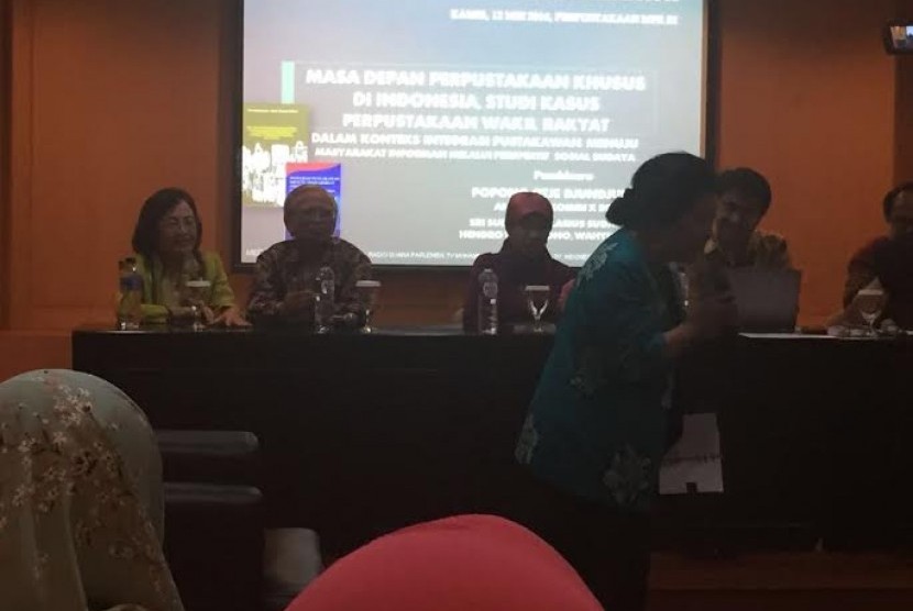 Ceu Popong dalam 'Bicara buku bersama wakil rakyat', Kamis (12/5) di Perpustakaan MPR bertema Masa Depan Perpustakaan Khusus di Indonesia Studi Kasus Perpustakan Wakil Rakyat.