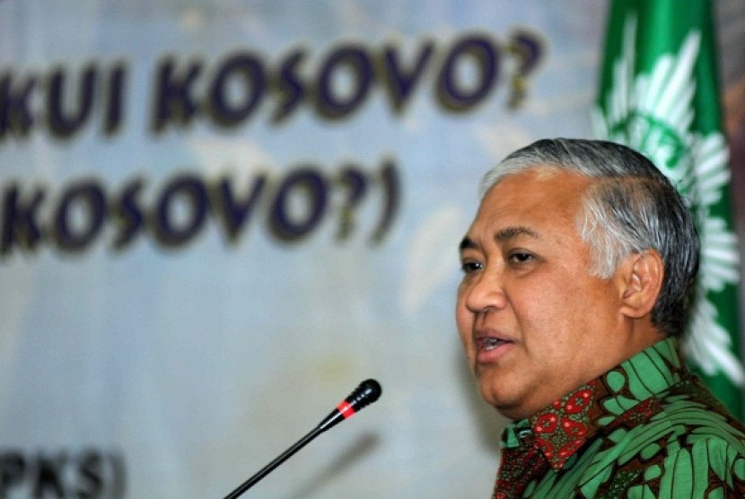 Chairman of Muhammadiyah, Din Syamsuddin, says that Indonesia must recognize Kosovo independence as he talks in a discussion forum in Jakarta on Thursday. 