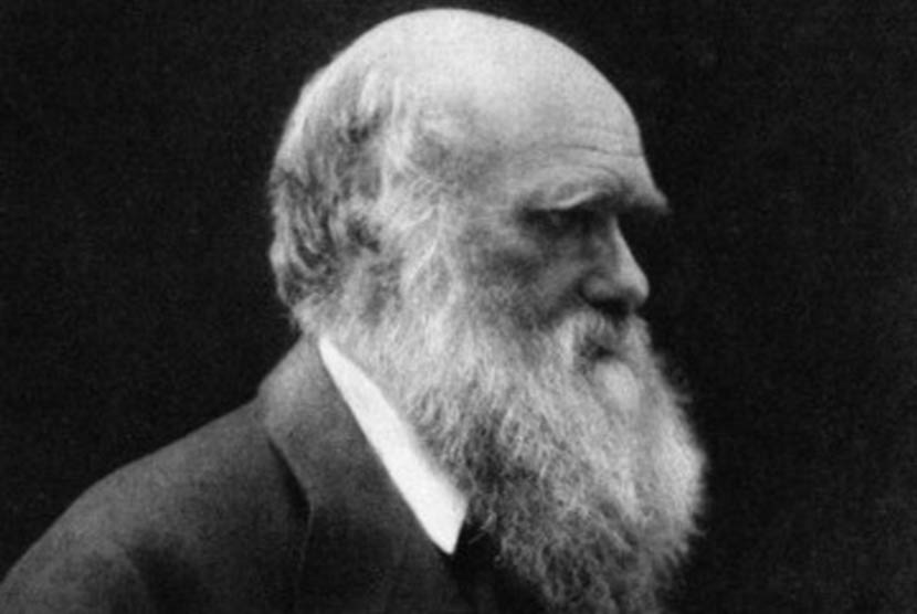 Charles Darwin(.)