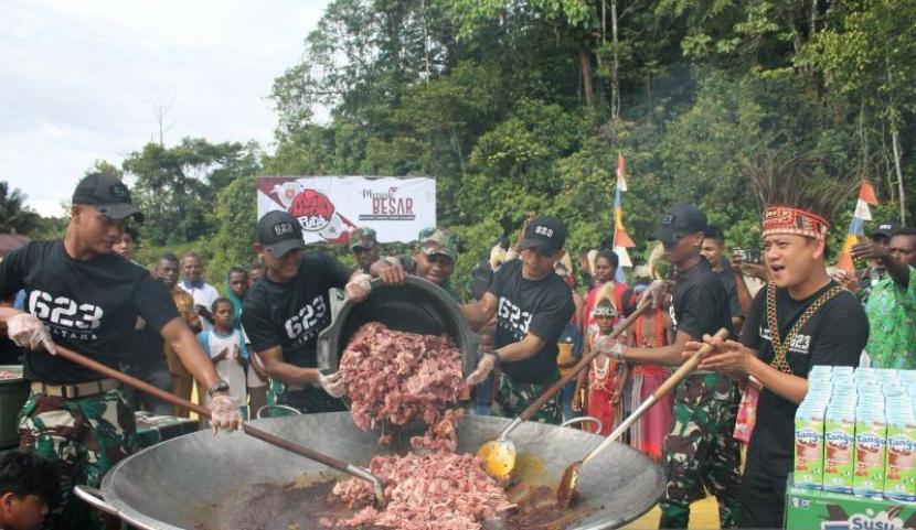 Chef Bobon Santoso memasak 1.000 porsi daging sapi dalam misi 