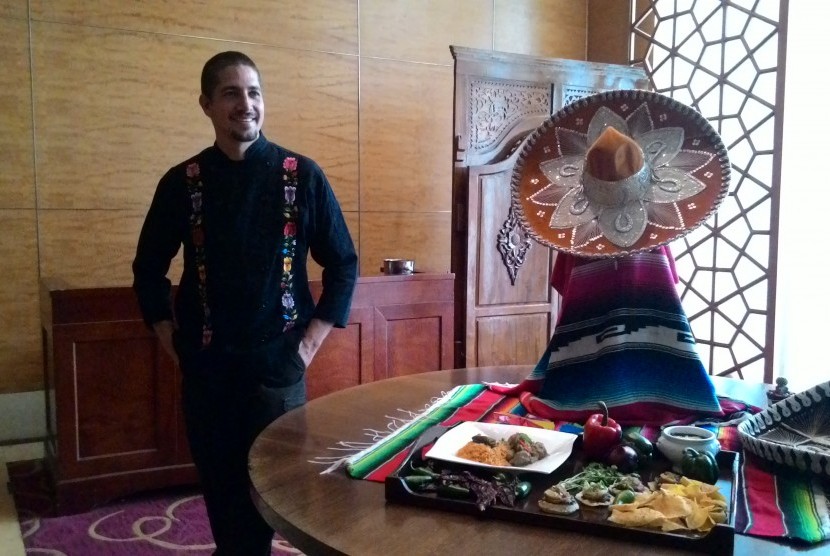 Chef Eduardo Perez Romero akan menyajikan hidangan Meksiko asli hingga 4 Juni 2016 di Ritz-Carlton Jakarta Mega Kuningan.