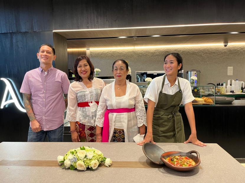 Chef Juna Rorimpandey dan Renatta Moeloek termasuk sosok yang banyak diikuti di Instagram.