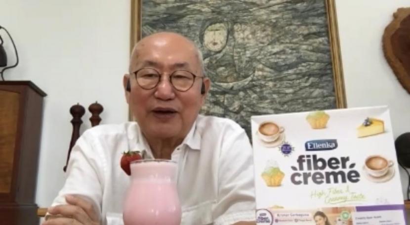 Chef William Wongso bagikan resep minuman valentine strawberry cream romantic untuk ide jualan, Rabu (20/1). 