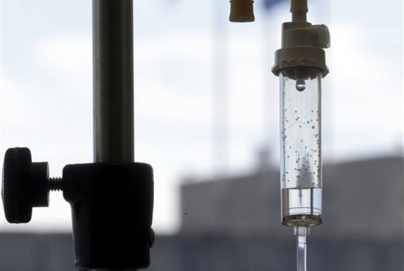 Chemotherapy is administered to a cancer patient via intravenous drip at Duke Cancer Center in Durham, NC. (Illustration)